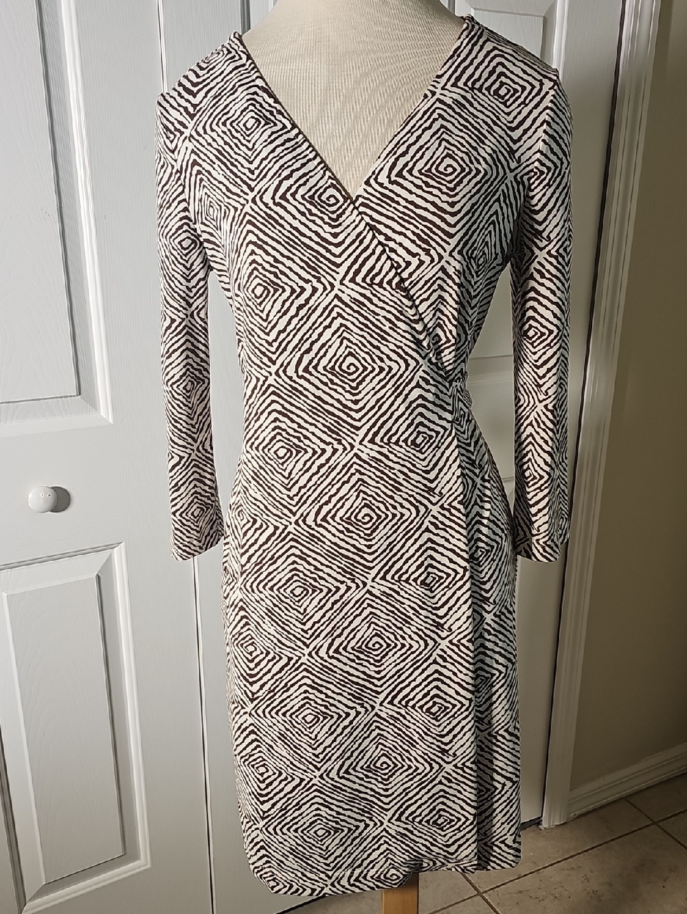 Diane von Furstenberg Julian Wrap Dress Women Size 4 Brown Geometric Silk Jersey